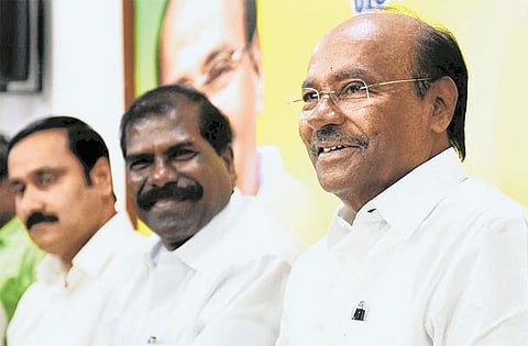 விவசாயிகள் தற்கொலை இல்லாத ஆண்டாக மாற்றுவோம்: 2017-18 நிழல் நிதிநிலை அறிக்கையில் பாமக தகவல்
