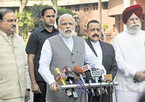 ம.பி. ரயில் குண்டுவெடிப்பு, தீவிரவாதி என்கவுன்ட்டர் பற்றி தேசிய புலனாய்வு அமைப்பு விசாரணை﻿ - மக்களவையில் மத்திய அமைச்சர் ராஜ்நாத் சிங் தகவல்﻿