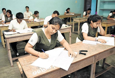 சிபிஎஸ்இ 10-ம் வகுப்பு தேர்வுக்கு 6 பாடங்கள் கட்டாயமாகிறது