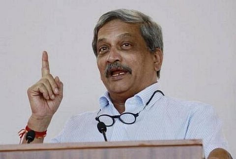 பாதுகாப்பு அமைச்சர் பதவியை ராஜினாமா செய்தார் மனோகர் பாரிக்கர்: கோவா முதல்வராக இன்று பதவியேற்பு﻿