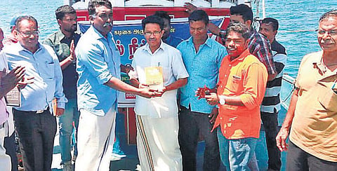 ‘கடல் நீர் நடுவே’ நாவல் 2-ம் பதிப்பு வெளியீடு﻿