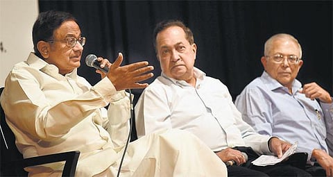 நாட்டின் பொருளாதார வளர்ச்சிக்கு தடையாக இருக்கும் தனியார் மருத்துவ கல்லூரி நிர்வாக ஒதுக்கீட்டை ரத்து செய்ய வேண்டும்﻿: முன்னாள் மத்திய அமைச்சர் ப.சிதம்பரம் வலியுறுத்தல்﻿