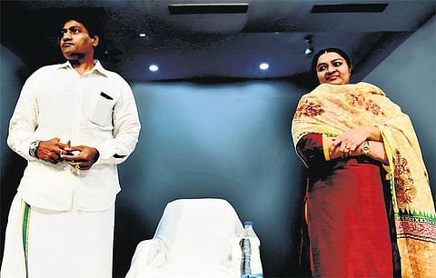 கணவரே எதிர்த்து போட்டியிட முடிவு﻿: தொண்டர்களின் நம்பிக்கையை இழந்த தீபா﻿