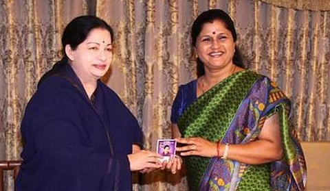 யார் உண்மையான துரோகி என்பதை ஆர்.கே.நகர் மக்கள் உணர்த்துவார்கள்: நிர்மலா பெரியசாமி