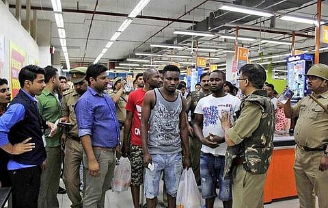 நீ நரமாமிசம் உண்பவனா?- இனவெறி தாக்குதலுக்குள்ளான ஆப்பிரிக்க மாணவரின் வேதனைப் பகிர்வு
