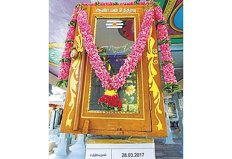 சிவன்மலை சுப்பிரமணியசுவாமி கோயில்﻿ ஆண்டவன் உத்தரவு பெட்டியில் ‘ருத்ராட்சம்’﻿ - துறவு நிலைக்கு மரியாதை கூடுமா, குறையுமா?﻿