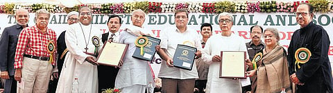 விலை உயர்வு போன்ற பிரச்சினைகளில் இருந்து﻿ மக்களை திசை திருப்பவே இந்து ராஜ்ஜியம் கோஷம்﻿: திரிபுரா முதல்வர் மாணிக் சர்க்கார் குற்றச்சாட்டு