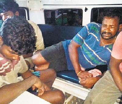 கடலோர காவல்படையினர் தாக்கியதாக காரைக்கால் மீனவர்கள் குற்றச்சாட்டு﻿