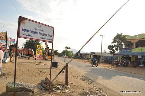 ஆசனூர் சோதனைச் சாவடியில்﻿ கர்நாடக அரசுப் பேருந்தில் வந்த 3 பயணிகளிடம் 175 பவுன் பறிமுதல்﻿: கோவை நகைக் கடை கொள்ளை வழக்கில் தொடர்பு﻿