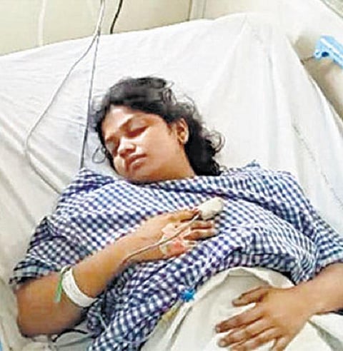அமெரிக்காவில் தற்கொலை செய்த பொறியாளர்: மதுகர் மனைவி தற்கொலை முயற்சி﻿