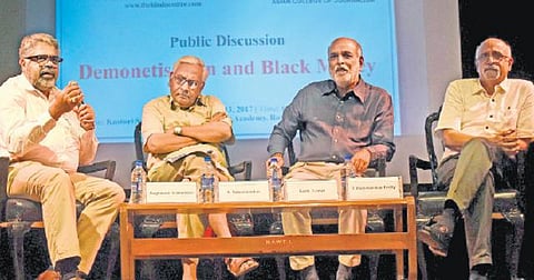 பணமதிப்பு நீக்க நடவடிக்கை குறித்த விஷயங்களை புரிந்து கொள்ள முடியவில்லை: தி இந்து மைய நிகழ்ச்சியில் நிபுணர்கள் கருத்து﻿