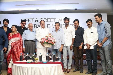 மோடி தலைமையில் கமலுக்கு பாராட்டு விழா: விஷால் கோரிக்கை
