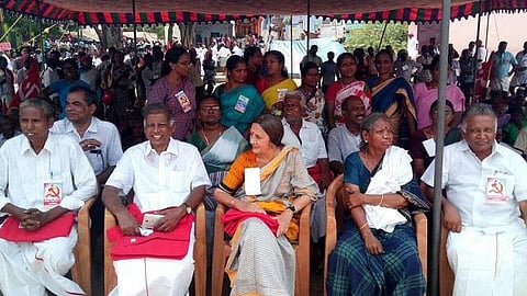 தாமிரபரணியிலிருந்து வெளிநாட்டு குளிர்பான நிறுவனங்கள் தண்ணீர் எடுக்க நிரந்தர தடை: மார்சிஸ்ட் கம்யூனிஸ்ட் தலைவர்கள் போராட்டம்