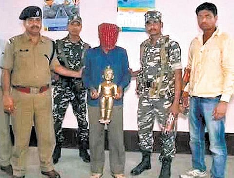 இந்திய-நேபாள எல்லையில் ரூ.45 கோடி மதிப்பிலான சிலையைக் கடத்த முயன்றவர் கைது﻿