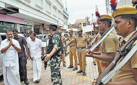 ஜெயலலிதா சிகிச்சை பெற்றபோது மருத்துவமனை நிர்வாகம் அளித்த குறிப்புகளையே நாங்களும் நம்பினோம்﻿: ஓ.பன்னீர்செல்வம் விளக்கம்