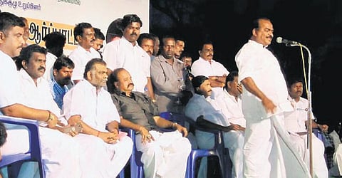 சசிகலாவால் அமைச்சரானவர்கள் அவருக்கு துரோகம் செய்தனர்﻿: மேலூர் ஆர்ப்பாட்டத்தில் நாஞ்சில் சம்பத் குற்றச்சாட்டு﻿﻿