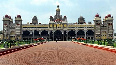 மைசூரு அரண்மனை வளாகத்தில் தீ விபத்து﻿