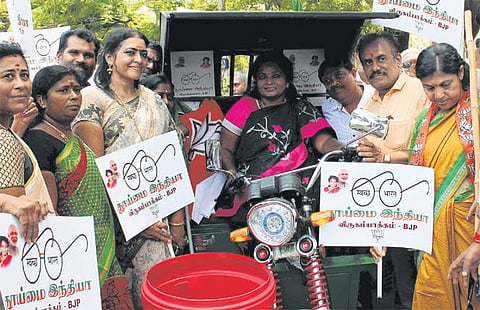 சென்னையில் ஜூன் 16-ம் தேதி நடக்கிறது: மதுக்கடைகளை மூட வலியுறுத்தி கோட்டை நோக்கி பெண்கள் பேரணி - தமிழக பாஜக தலைவர் தமிழிசை சவுந்தரராஜன் தகவல்