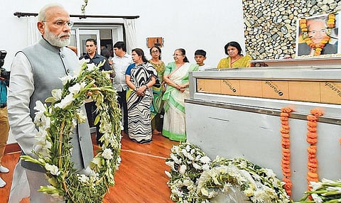 மத்திய அமைச்சர் அனில் மாதவ் தவே காலமானார்﻿