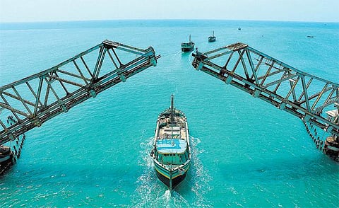 மீன்பிடி தடைக் காலத்தில்﻿﻿ அத்துமீறும் கேரள, லட்சத்தீவு, இலங்கை விசைப்படகுகள்﻿: தமிழக மீனவர்கள் குற்றச்சாட்டு