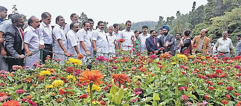 உதகையில் 121-வது மலர் கண்காட்சி﻿: முதல்வர் பழனிசாமி தொடங்கிவைத்தார்