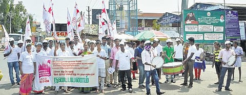 நீர்நிலைகளை பாதுகாக்கக் கோரி காஞ்சி மாவட்டத்தில் நடைபயணம்: மாதர், வாலிபர் சங்கத்தினர் நடத்தினர்
