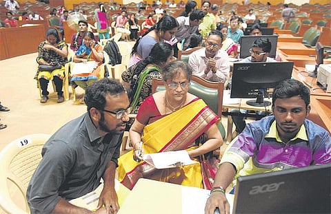 நிர்வாக ஒதுக்கீட்டுக்கான கலந்தாய்வு﻿: தனியார் மருத்துவ கல்லூரிகளில் 26 பேருக்கு அனுமதி கடிதம்﻿