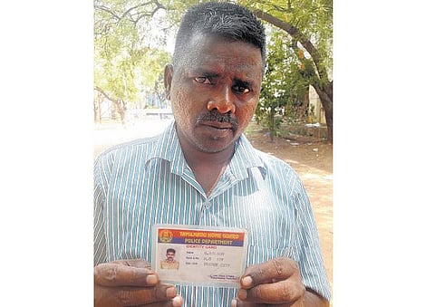 ஜல்லிக்கட்டு போராட்டத்துக்கு ஆதரவாக பேசிய﻿ ஊர்க் காவல்படை வீரருக்கு பணி வழங்காமல் இழுத்தடிப்பு﻿