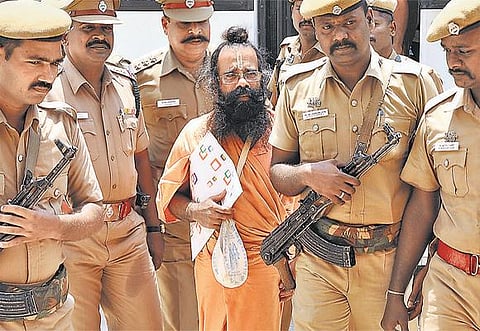 சிறையில் செல்போன் பறிமுதல் வழக்கில்﻿ அனைவர் முன்னிலையில் விசாரணை வேண்டும்﻿: ராஜீவ் கொலைக் கைதி முருகன் தரப்பில் மனு﻿