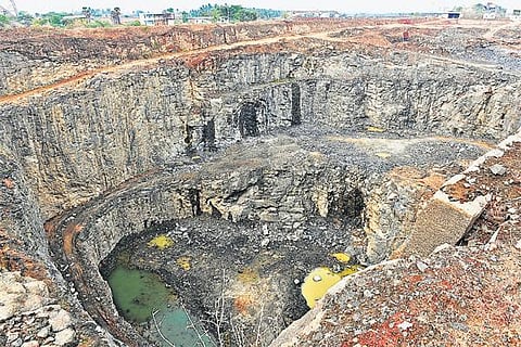 குவாரியில் குண்டுவெடித்து 6 தொழிலாளர் பலி﻿