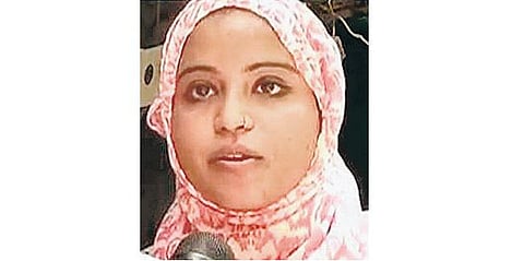 கடத்தல்காரர்களை சுட்டு உறவினரை மீட்ட பெண்﻿