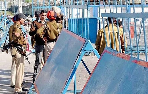 பதான்கோட்டில் மர்ம பை: பாதுகாப்புப் படையினர் தீவிர சோதனை