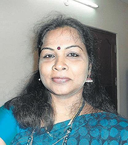 இறைச்சிக்காக மாடு விற்பது தொடர்பான﻿ வழக்கில் தடையாணை: ஒரே நாளில் பிரபலமான செல்வகோமதி﻿