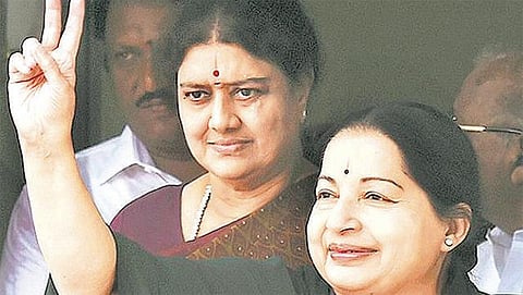 ஜெ. சொத்துகள் பறிமுதல் விவகாரம்﻿: விடுப்பில் செல்லத் தயாராகும் அதிகாரிகள்?﻿ - வருவாய்த்துறை வட்டாரங்கள் தகவல்﻿