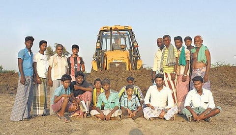 தமிழகம் முழுவதும் ஏரிகள், கண்மாய்களில் இருந்து﻿ விவசாயிகள் வண்டல் மண் எடுக்கும் விழிப்புணர்வு அதிகரிப்பு﻿: பெரம்பலூரில் 40 ஏரிகளில் 70 சதவீதம் வரை வண்டல் மண் எடுக்கப்பட்டுள்ளது﻿