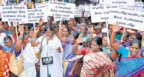சுரண்டலின் பெயர் சுமங்கலி﻿﻿