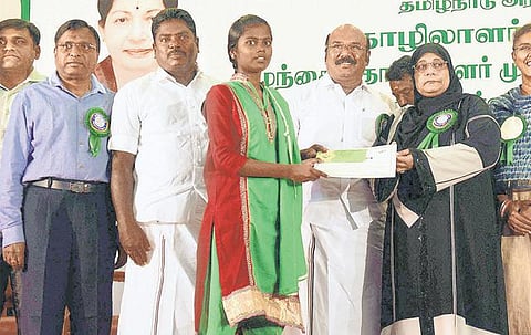 குழந்தை தொழிலாளர்களாக உள்ள 1.50 லட்சம் பேரை மீட்டு கல்வி வழங்க வேண்டும்: அமைச்சர் டி.ஜெயக்குமார் வலியுறுத்தல்