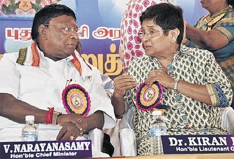 ஆளுநர் கிரண்பேடி மன்னிப்பு கேட்க வேண்டும்: நாராயணசாமி