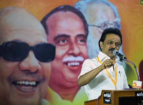 அதிமுக எம்எல்ஏக்களுக்கு லஞ்சம் கொடுக்கப்பட்டதா?﻿ - சிபிஐ விசாரணை கோரி மு.க.ஸ்டாலின் வழக்கு﻿