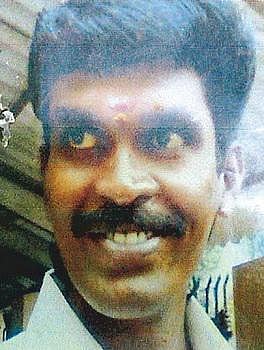 மதுரை அதிமுக முன்னாள் மண்டல தலைவர் மகன் எரித்துக் கொலை﻿: திமுக பிரமுகர் மகன் உட்பட 3 பேர் பிடிபட்டனர்﻿