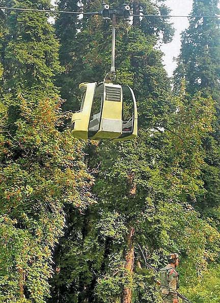 கேபிள் கார் அறுந்து விழுந்து 7 பேர் பலி﻿