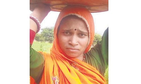 8 வயதில் திருமணம் நடந்தாலும் 13 ஆண்டு கழித்து﻿ டாக்டராகும் கனவை விடாத இளம்பெண் நீட் தேர்வில் சாதனை﻿