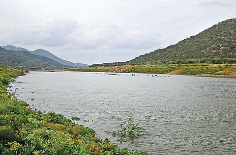 மேட்டூர் அணை நீர்மட்டம் ஒரே நாளில் 1 அடி உயர்வு﻿