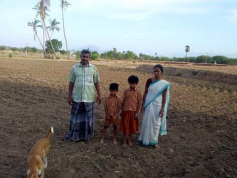 அறம் பழகு: செக்யூரிட்டி வேலைக்குச் செல்லும் திருச்சி விவசாயி- பள்ளிக் கட்டணம் செலுத்தாமல் காத்திருக்கும் குழந்தைகள்!