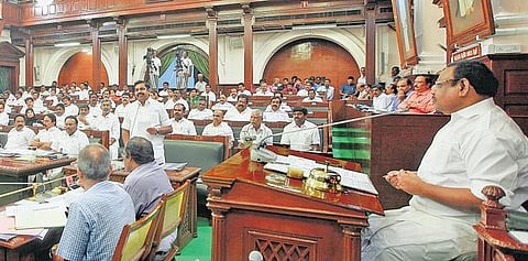 வைஃபை, ஸ்மார்ட் தெருவிளக்கு, டெலி மருத்துவ வசதிகளுடன்﻿ மாவட்டத்துக்கு ஒரு அம்மா இ-கிராமம் - சட்டப்பேரவையில் முதல்வர் கே.பழனிசாமி அறிவிப்பு﻿