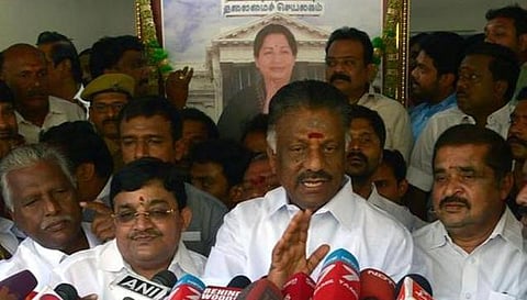 வெங்கய்ய நாயுடுவுக்கு ஓபிஎஸ் அணி ஆதரவு