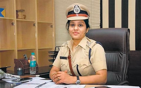 17 ஆண்டுகளில் 31 பணியிட மாற்றம்: டிஐஜி ரூபாவின் நேர்மைக்கு கிடைத்த பரிசு