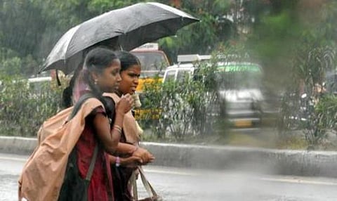 தமிழகம், புதுவையில் இடியுடன் கூடிய மழை பெய்ய வாய்ப்பு﻿