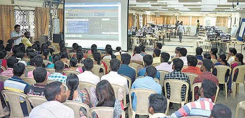பொறியியல் தேர்வுக்கு திட்டமிட வசதி﻿: தேர்வுகால அட்டவணை முன்கூட்டியே வெளியீடு﻿ - விடுமுறை நாட்களும் அறிவிப்பு﻿