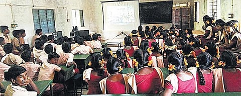 2.60 லட்சம் மாணவர்களிடம் கலாமின் கனவுகளை விதைத்த அரசு பள்ளி ஆசிரியர்﻿